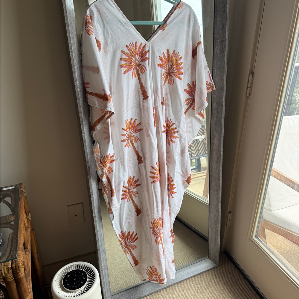 Tela Mercantile White Kaftan with Palm Tree Print (ONE SIZE, O/S)